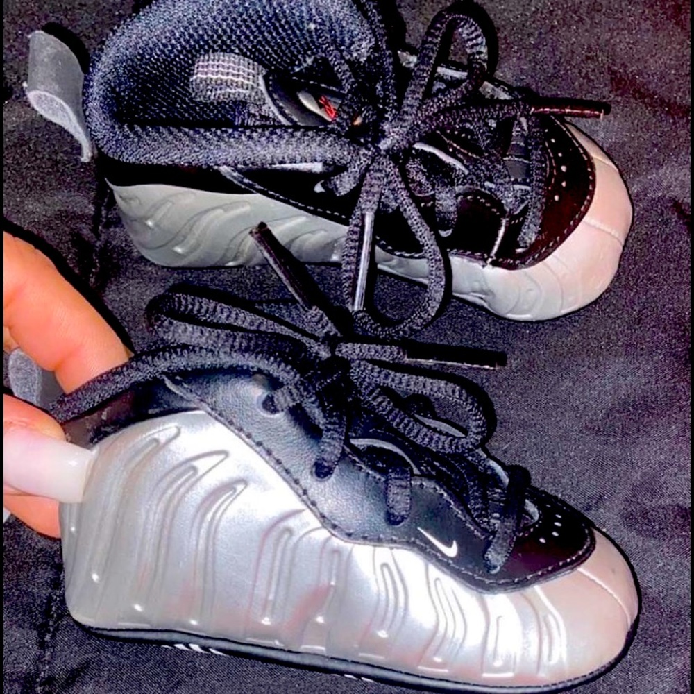 Foam crib shoes